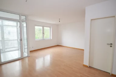 Attraktive 2-Zimmer-Wohnung mit Loggia und Tiefgarage in Köln-Weiden