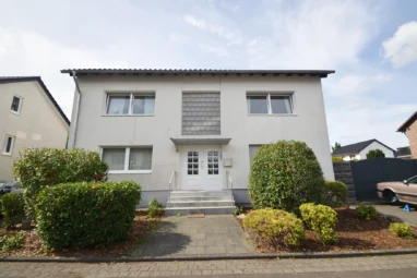 Moderne helle 3-Zimmer-Wohnung mit Balkon und Stellplatz!