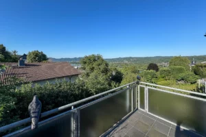 Rheinblick inklusive: Attraktives Zweifamilienhaus in Oberwinter