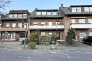 Charmantes Zweifamilienhaus mit großem Potenzial in Wesseling !